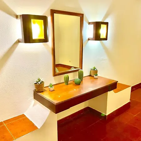 T1, Da Oura Apartment